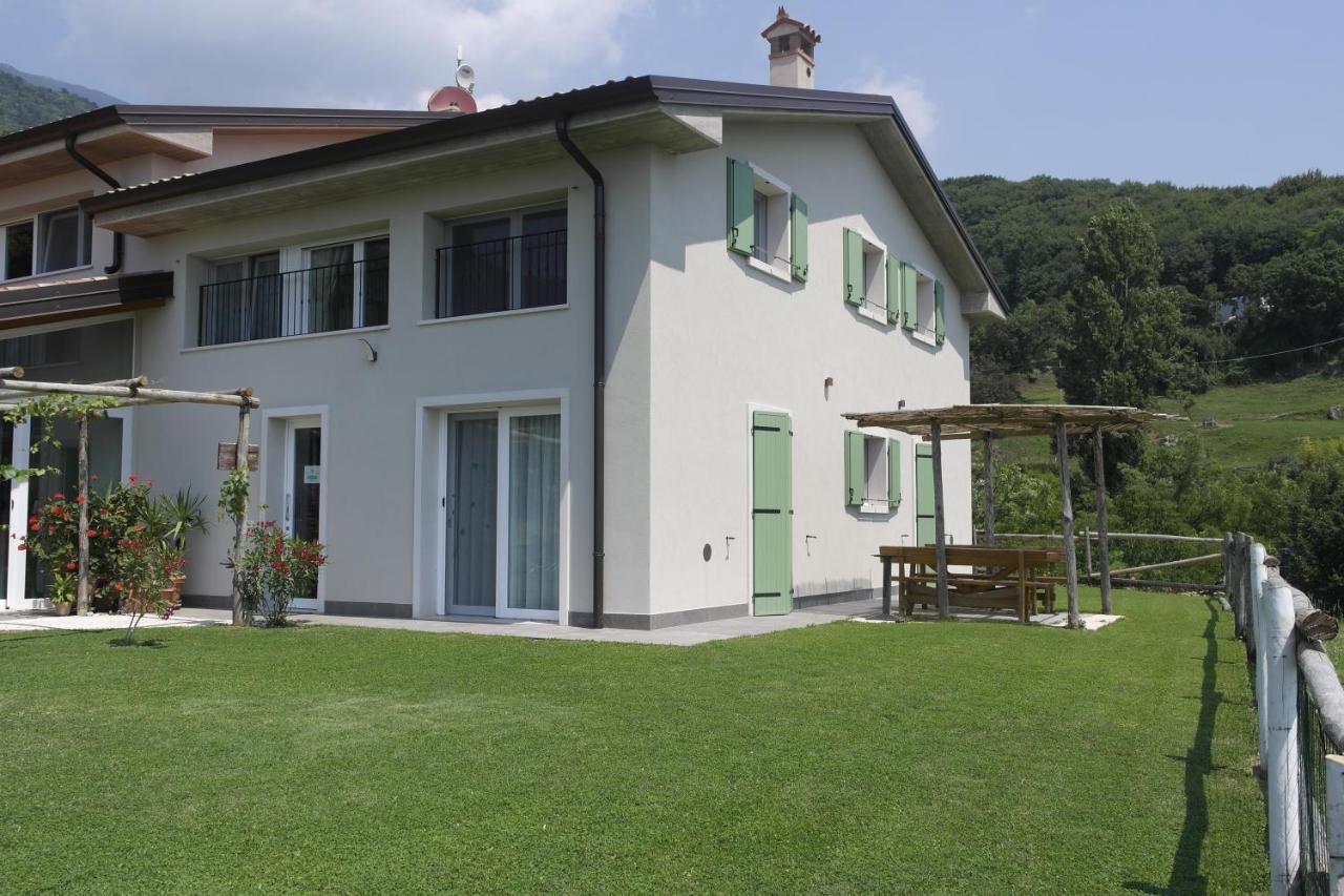 Agriturismo Fattoria Monte Baldo Vista Lago Caprino Veronese Bagian luar foto