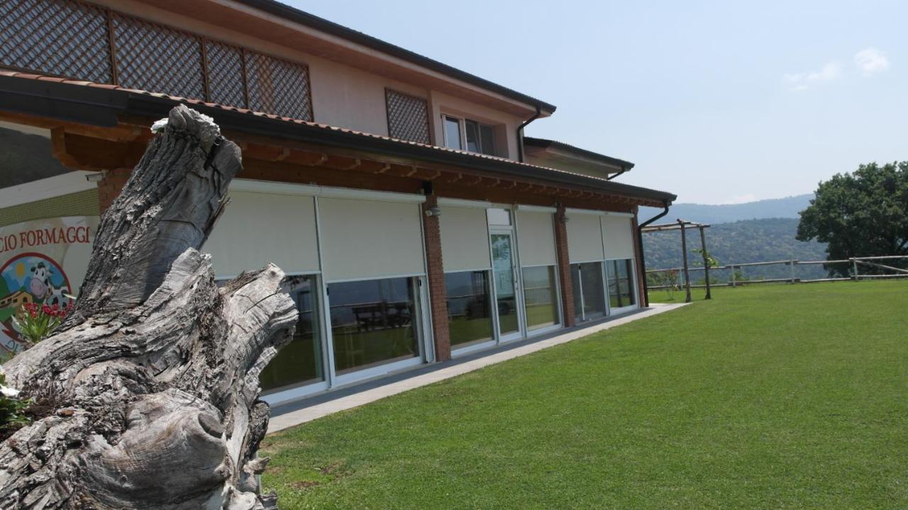 Agriturismo Fattoria Monte Baldo Vista Lago Caprino Veronese Bagian luar foto