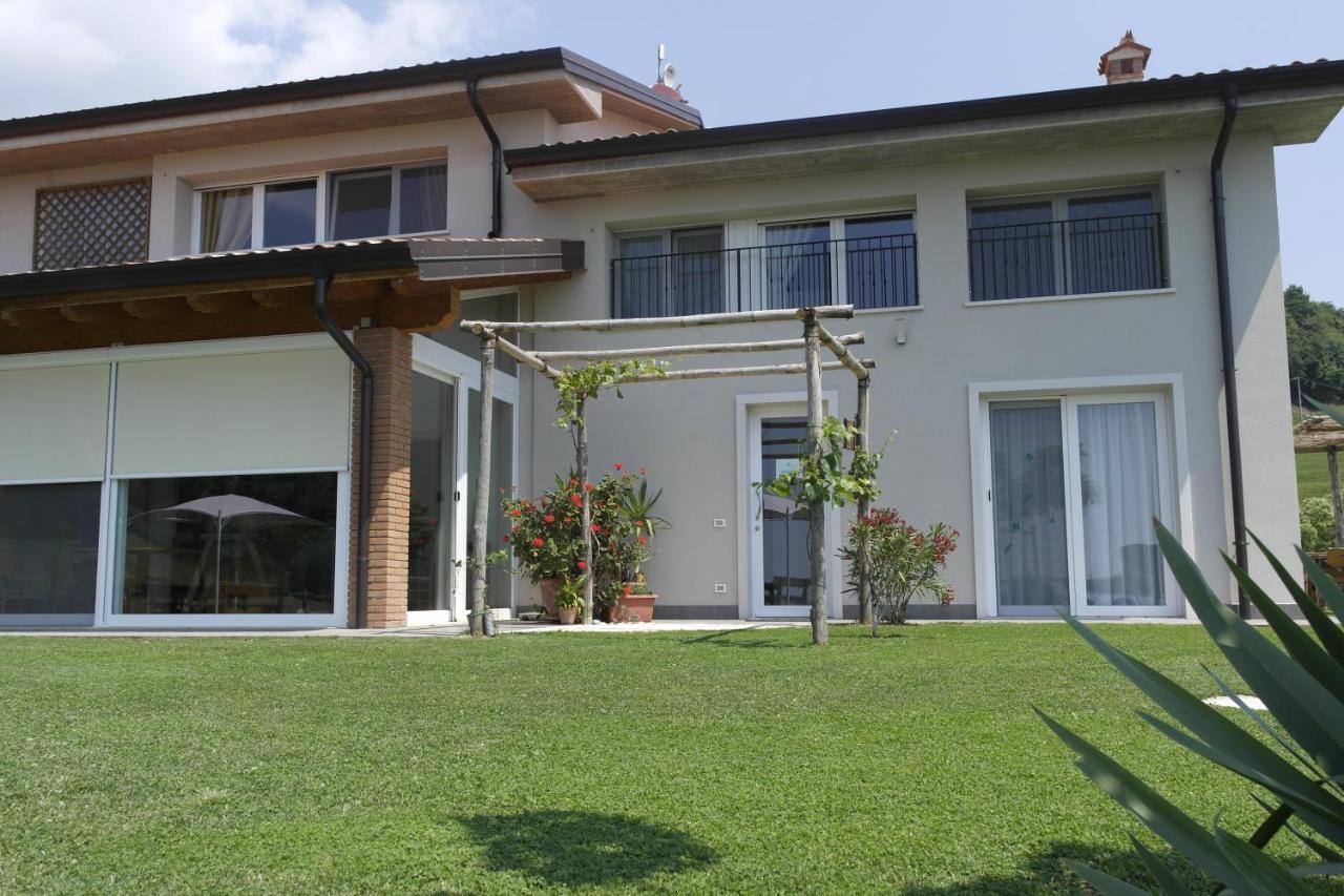 Agriturismo Fattoria Monte Baldo Vista Lago Caprino Veronese Bagian luar foto