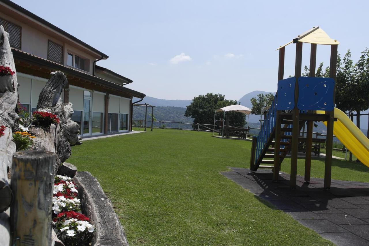 Agriturismo Fattoria Monte Baldo Vista Lago Caprino Veronese Bagian luar foto