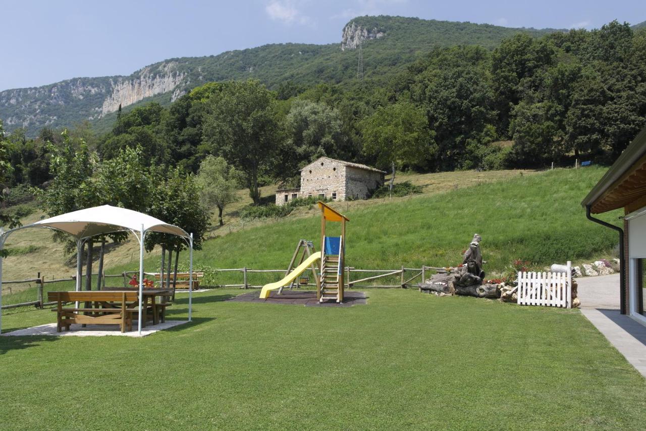 Agriturismo Fattoria Monte Baldo Vista Lago Caprino Veronese Bagian luar foto