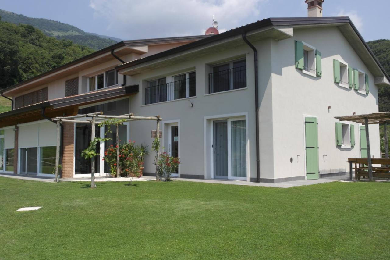 Agriturismo Fattoria Monte Baldo Vista Lago Caprino Veronese Bagian luar foto