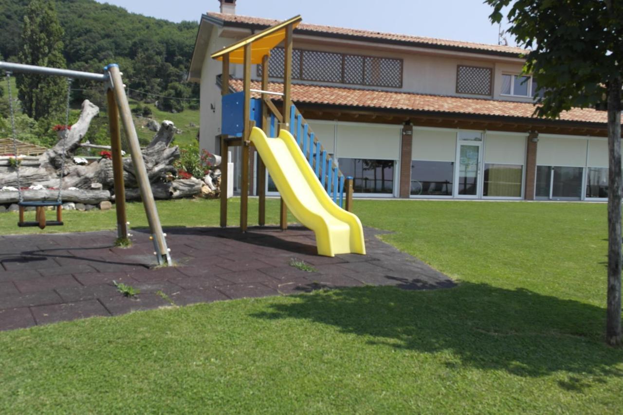 Agriturismo Fattoria Monte Baldo Vista Lago Caprino Veronese Bagian luar foto