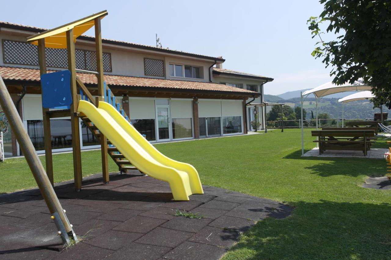 Agriturismo Fattoria Monte Baldo Vista Lago Caprino Veronese Bagian luar foto