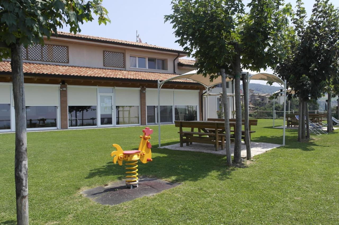 Agriturismo Fattoria Monte Baldo Vista Lago Caprino Veronese Bagian luar foto