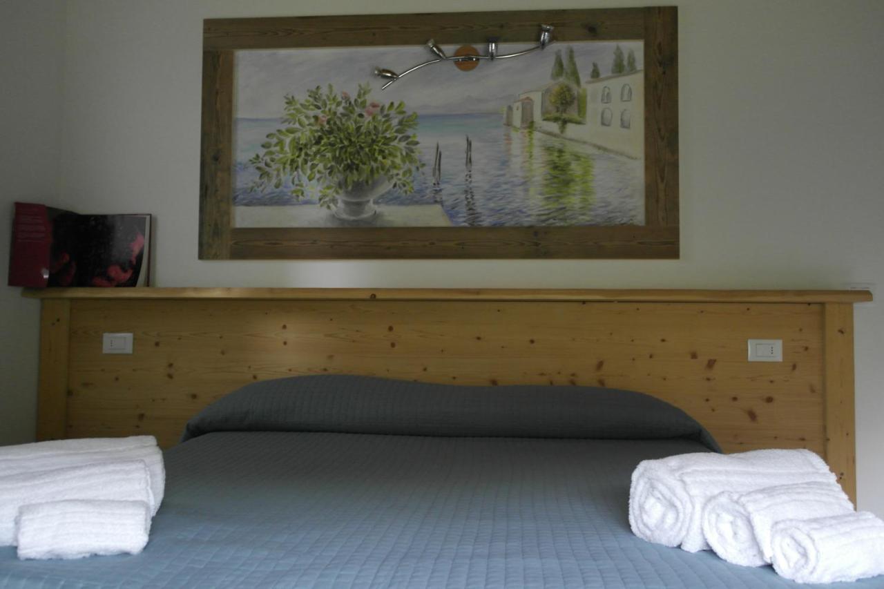 Agriturismo Fattoria Monte Baldo Vista Lago Caprino Veronese Bagian luar foto