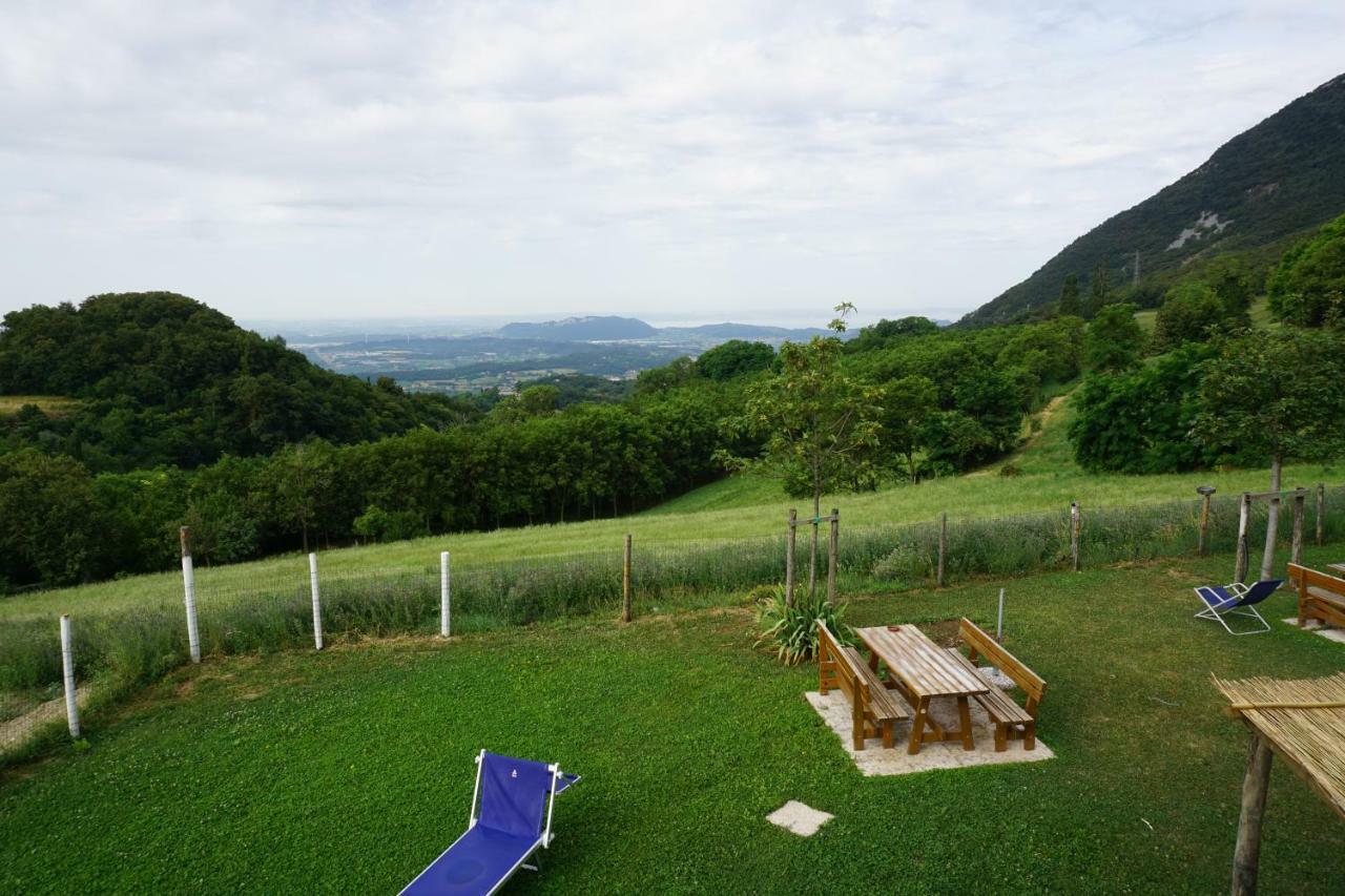 Agriturismo Fattoria Monte Baldo Vista Lago Caprino Veronese Bagian luar foto
