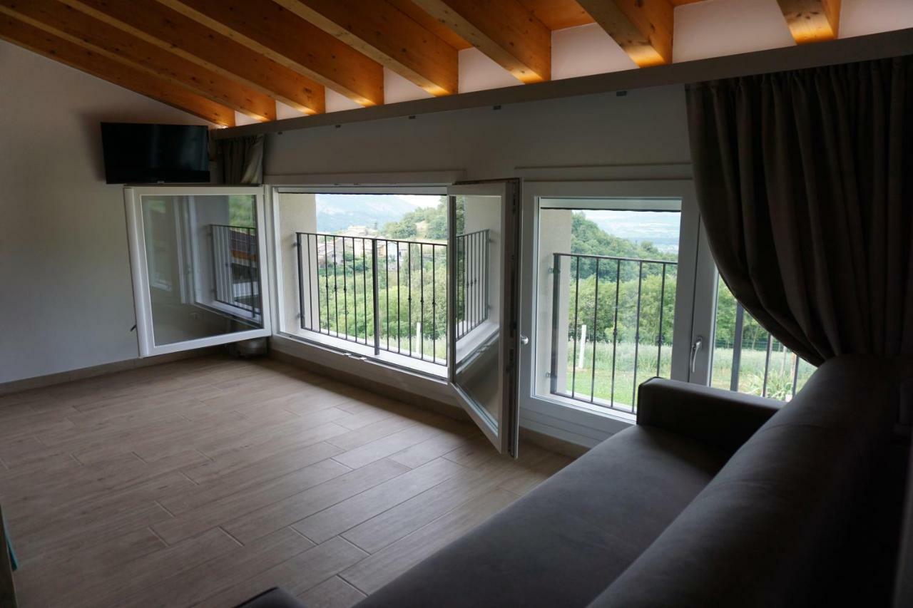 Agriturismo Fattoria Monte Baldo Vista Lago Caprino Veronese Bagian luar foto
