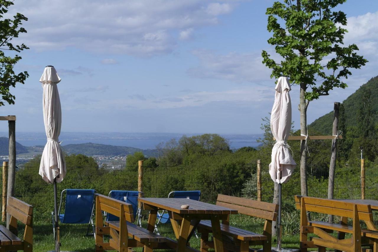 Agriturismo Fattoria Monte Baldo Vista Lago Caprino Veronese Bagian luar foto